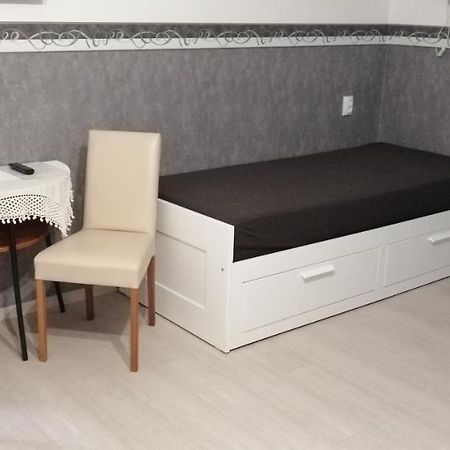 Radek Vendeghaz Es Apartman Hotel Halaszi Exterior photo